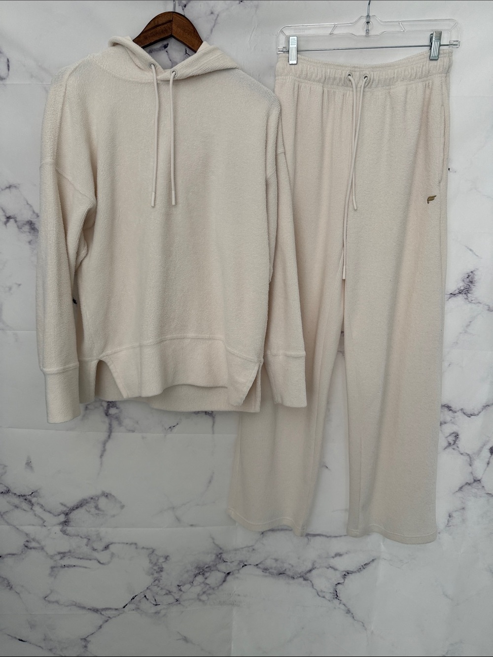 FABLETICS Ribbed Fuzzy Tracksuit Hoodie Jogger Set Ivory Size Small - Picture 2 of 13